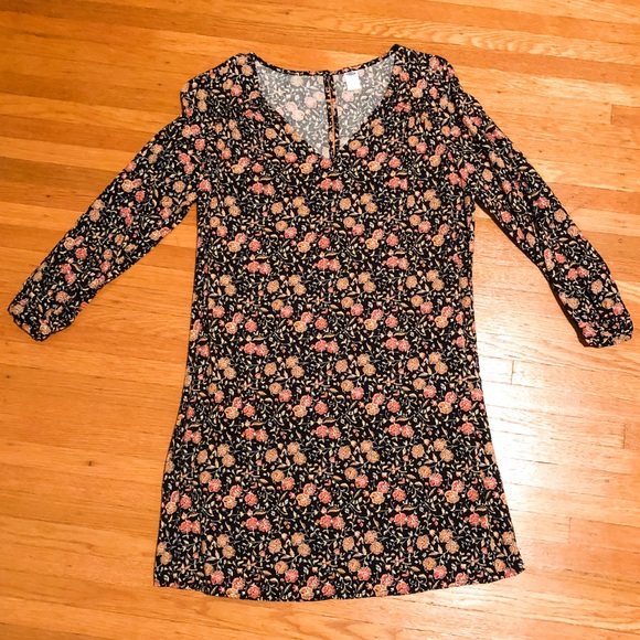 Old Navy Dresses & Skirts - Floral Shift Dress